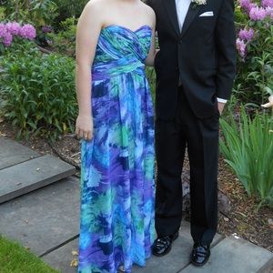 JS Boutique Formal Strapless Gown Size 6